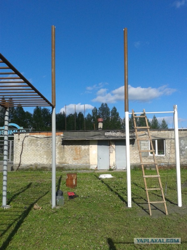 Мегарукажопим спортивную площадку.
