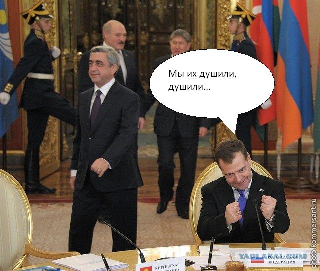 Дима играет в шофёра