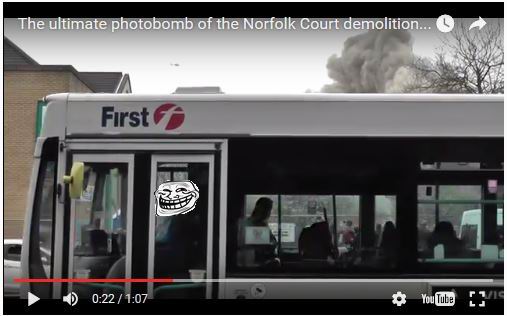 Этот момент, когда очень ждёшь сноса дома, а потом весь вид загораживает внезапный автобус