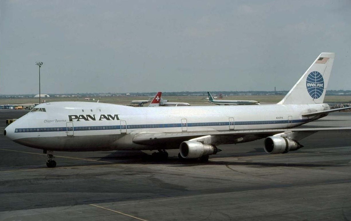 Боинг 747 встал на дыбы после неудачного взлёта