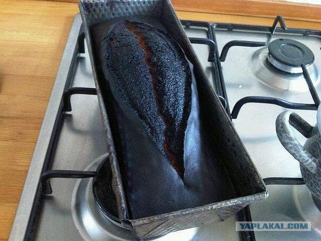 Хотел испечь пирог в виде сердца
