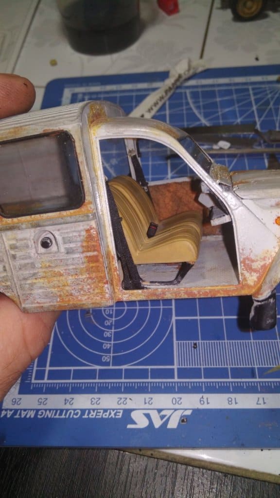 Сборка модели Citroen 2CV Fourgonnette