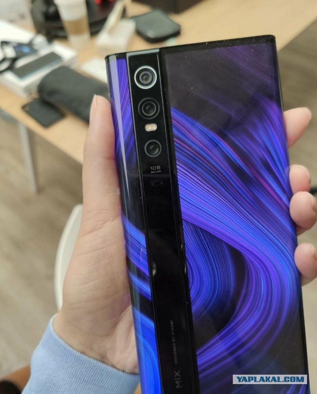 Xiaomi представила Mi Mix Alpha — смартфон с «обёрнутым» вокруг него экраном