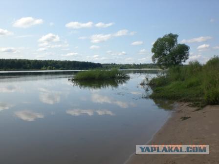 Из далека, долго, течет река Волга