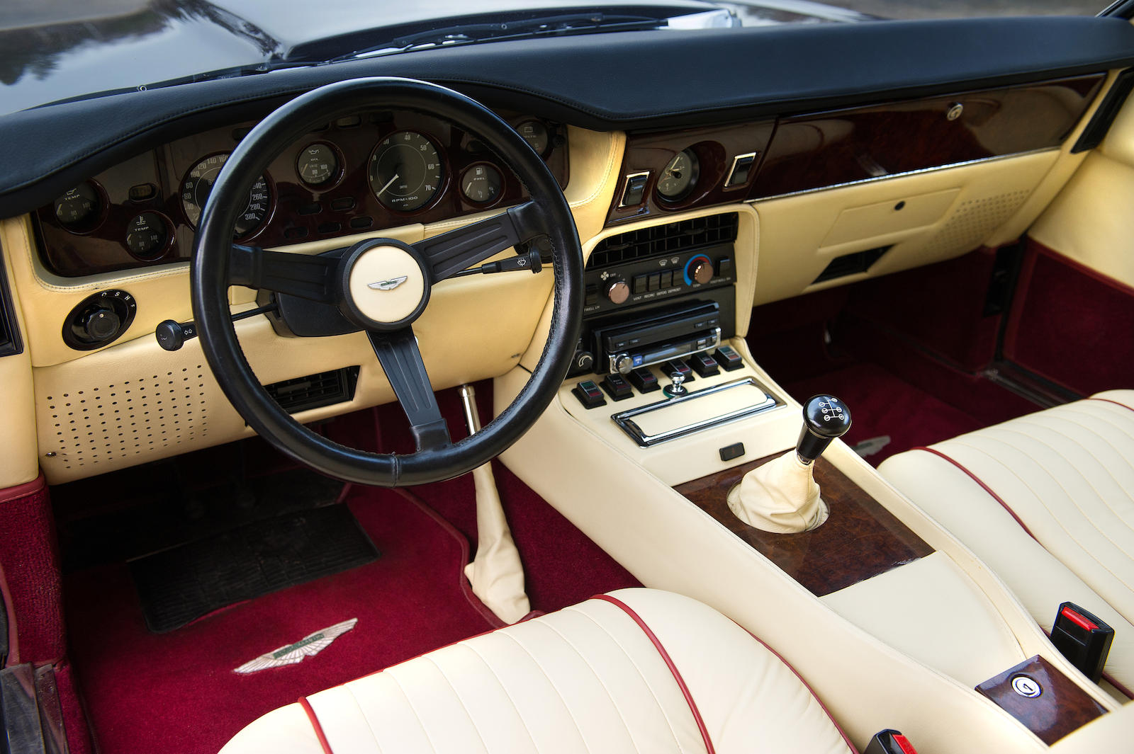 Aston Martin v8 Vantage 1980
