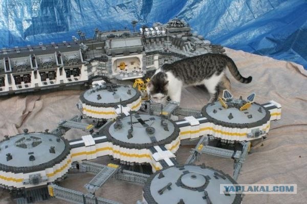 Космический корабль из Lego