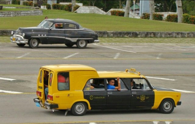На улицах Москвы заметили Lada Aura