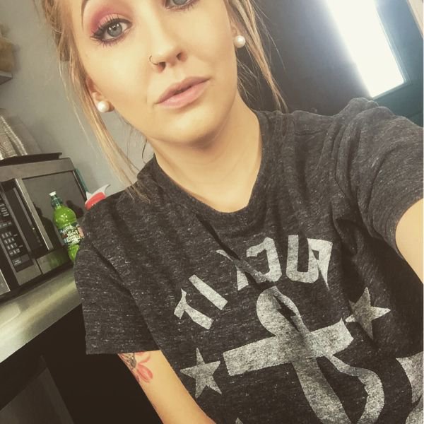 Девушки, которым скучно на работе