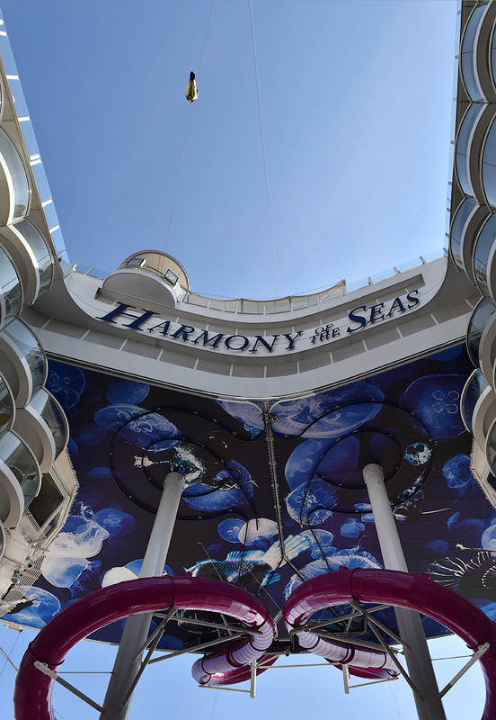О новом городе развлечений на воде: инаугурационный круиз на гиганте Harmony of the Seas