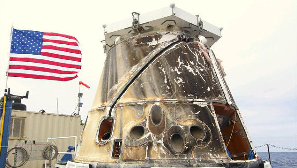 Ракета-носитель Falcon 9 компании SpaceX Элона Маска взорвалась на стартовой площадке.