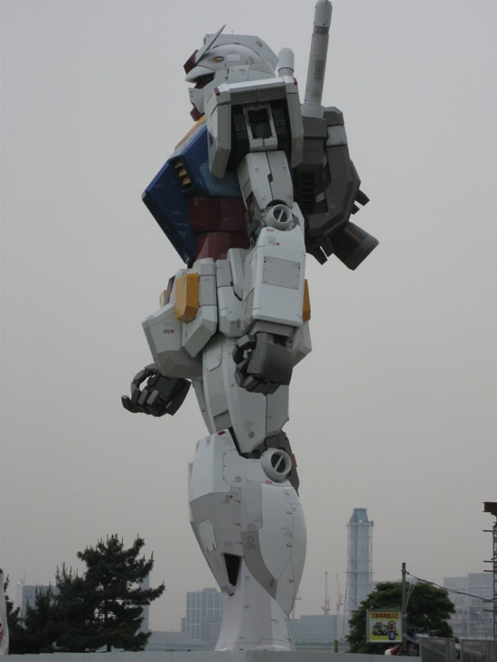 Восемнадцатиметровый Rx-78 на страже Токио