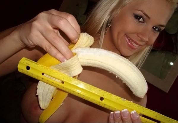 Девушки так любят фрукты, особенно бананы! Пост 16+