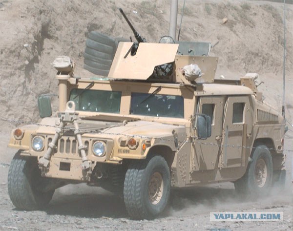 Мужик сжигает HUMMER в Череповце