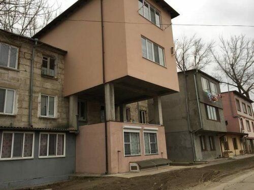 Москвича заставили убрать самодельную террасу на крыше дома в Хамовниках из-за жалобы завистливого соседа