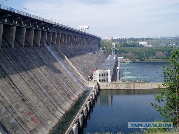 Самая высокая арочная плотина в России