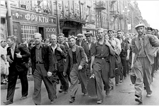 Сто  любопытных фактов о Советском Союзе