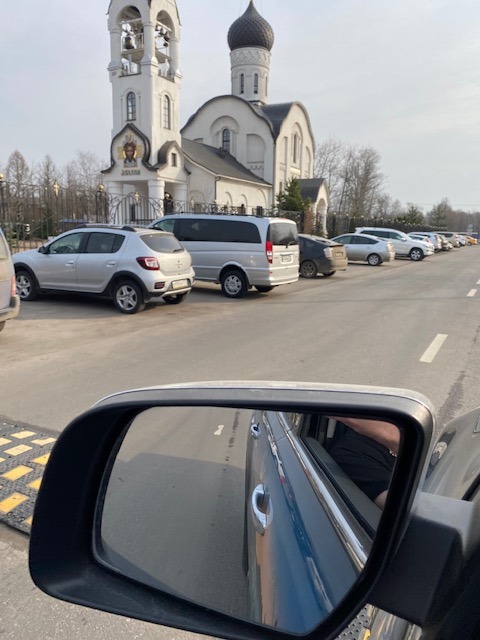 Епархия требует разрешить приход в храмы в четвертом по количеству зараженных COVID-19 регионе России