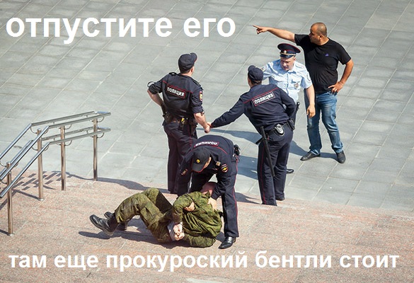 Мужчина разбил арматурой депутатские машины