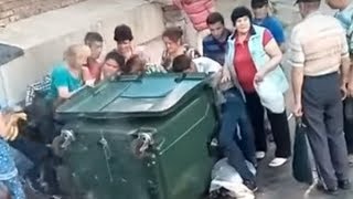 На помойках США