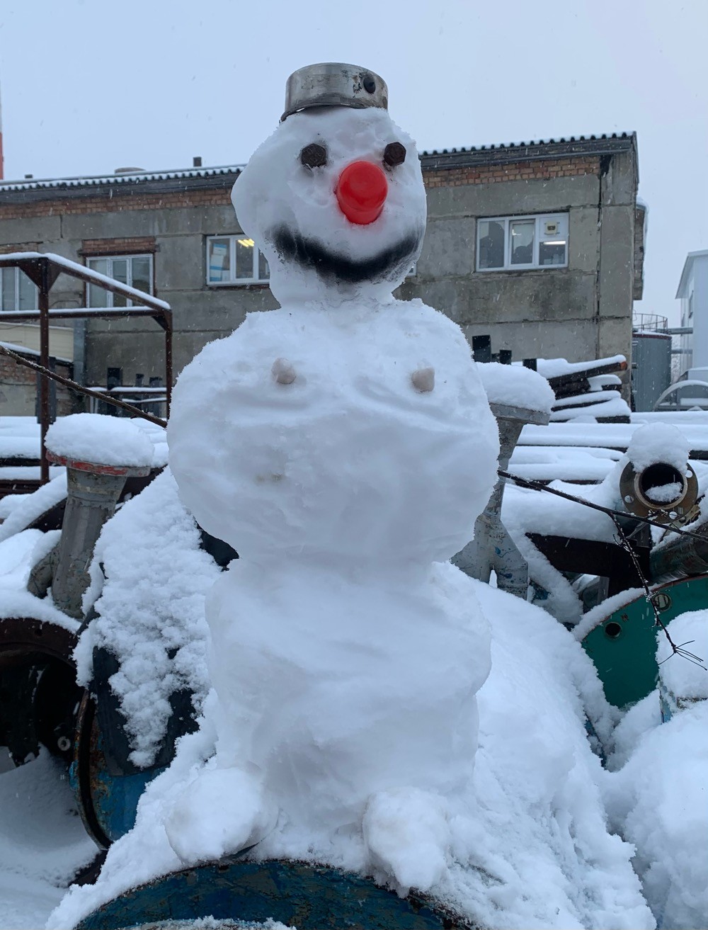 Как слепить снеговика