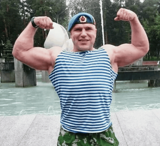 Почему качков не берут в спецназ?