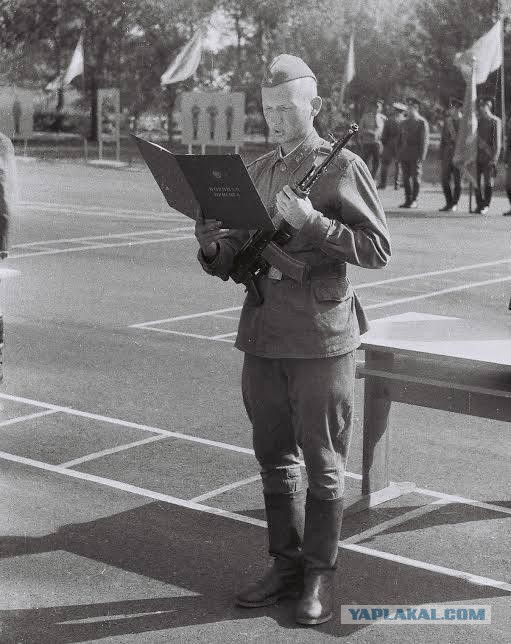 Армейские фотографии знаменитостей