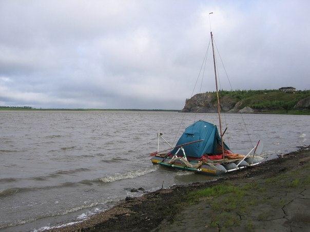 Поход по реке Колыма на самодельном плоту