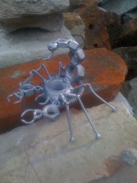 Сувениры из всякого хлама.