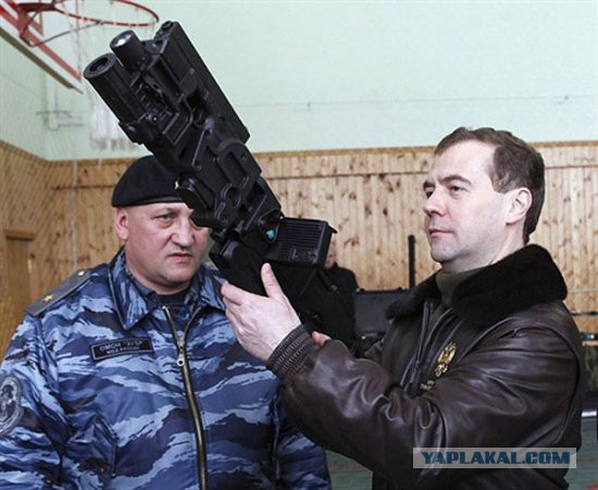 Бразильцы согнули пистолет ради удобства