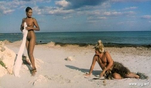 Прекрасная Пятница Зеуди Араяна съемках комедии «Синьор Робинзон» (1976).