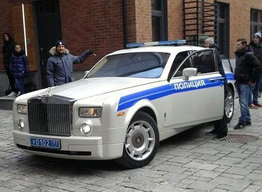 В автопарке полиции Москвы заметили внедорожники BMW X7