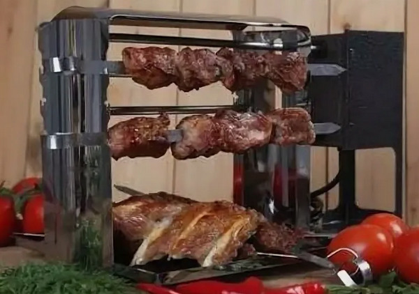 В Армении молодожёны заказали на свою свадьбу вертел с мясом для шаурмы вместо торта
