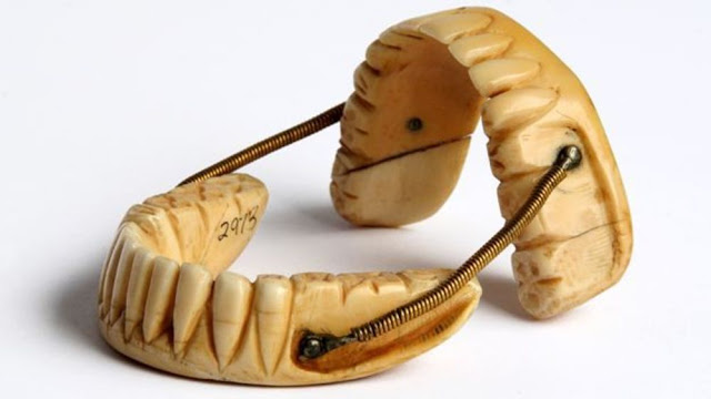 Зубы Ватерлоо: как циничные стоматологи превратили трупы солдат в бизнес