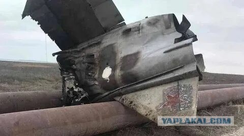 Беспилотник упал на жилой дом в Таганроге — здание полностью сгорело