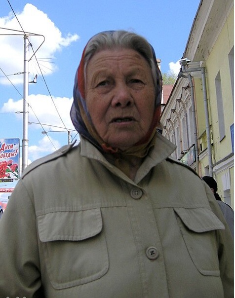 Пожалела "несчастную", выпечкой угостила