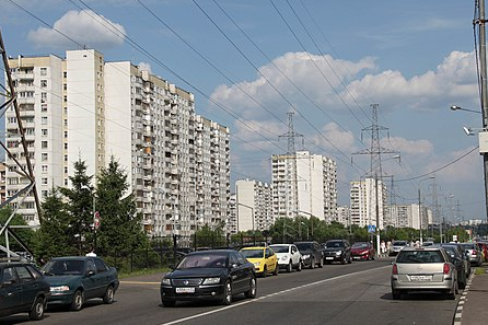 Бульдозером без уведомления: в Москве проходит спецоперация против владельцев гаражей