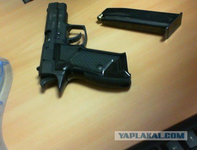 Травматический пистолет спас жизнь владельцу