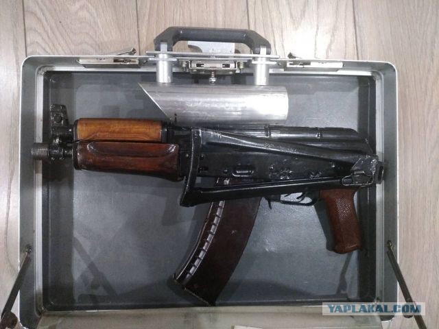 Пистолет-пулемет Heckler & Koch MP5K в кейсе.