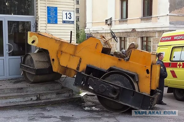 Тверская улица, Москва. Асфальт времен Советского Союза