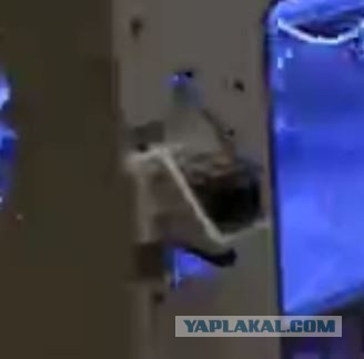 Самодельный 3D принтер в работе