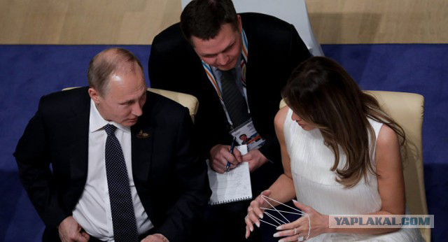 Стало известно, о чём говорили президент РФ и Меланья Трамп