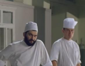 Кара гаишникам за губы уточкой