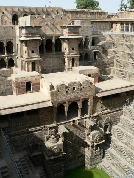 Колодец Chand Baori в Индии (26 фото)