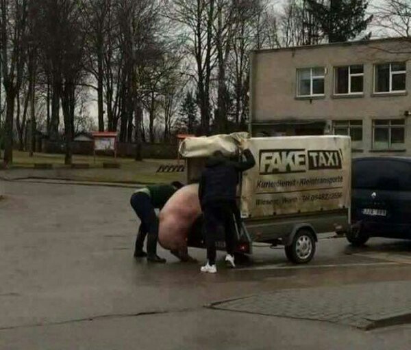 Таксист в Петербурге занимался онанизмом в ходе поездки с пассажиркой