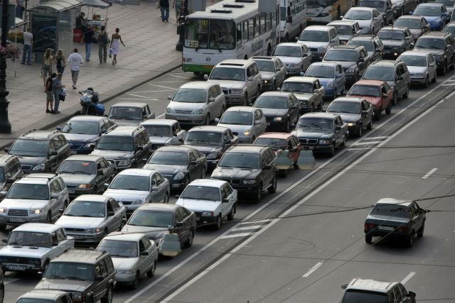 Средняя московская зарплата приблизилась к сумме с пятью нулями