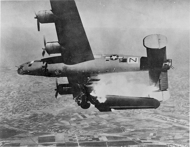 XX век в черно-белой фотографии. Авиация