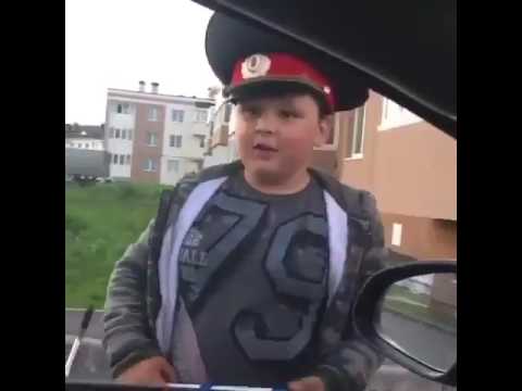 Мамкиного гаишника начальство сдуру отправило служить на Рублёвку без удостоверения
