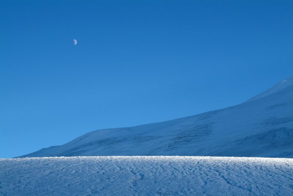 Ошибки в спорте. Москва ошибок не прощает. Мемы про горы. Горы ошибок не прощают. Горы ошибок.