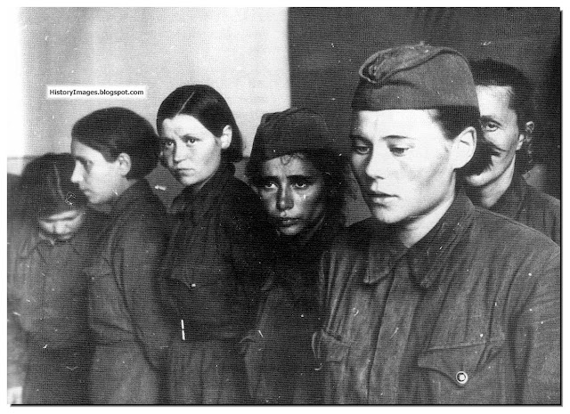 Немцы и русские в плену.