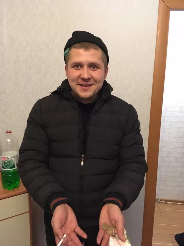 Как сейчас живёт герой мема про борщ и сосисочки?